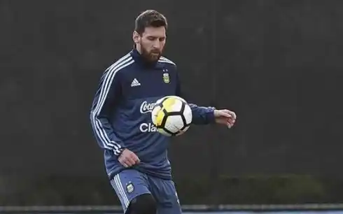Con Messi en duda, Argentina enfrenta a España 