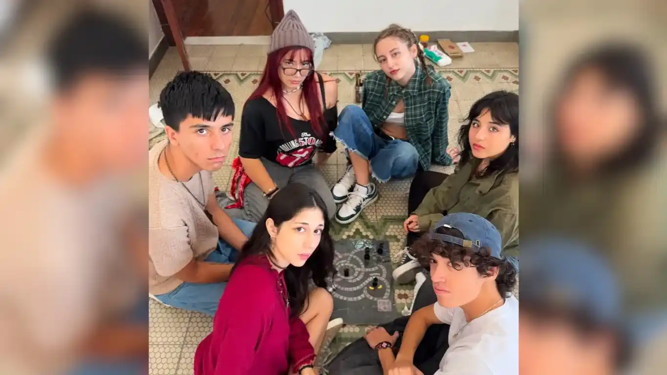 Un grupo de seis jóvenes artistas de San Francisco estrenará Infortunia, un cortometraje de terror producido de manera independiente que nació del trabajo colectivo y la pasión por el teatro