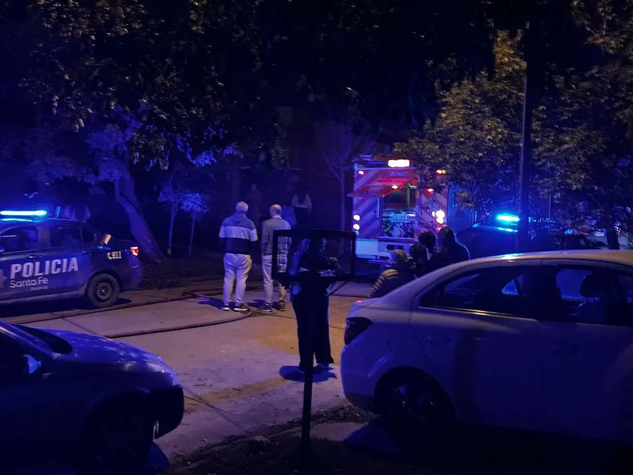 Principio de incendio en barrio Antártida Argentina: tomó fuego un horno y no hubo heridos