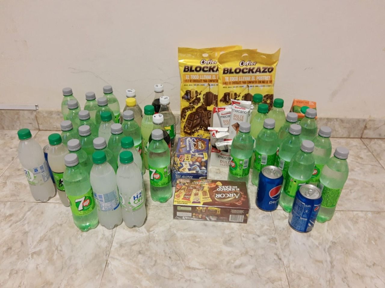 Decomisaron alimentos vencidos en un comercio local