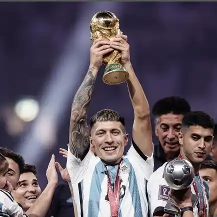 Un nuenvo Mundial para Lisandro Martinez