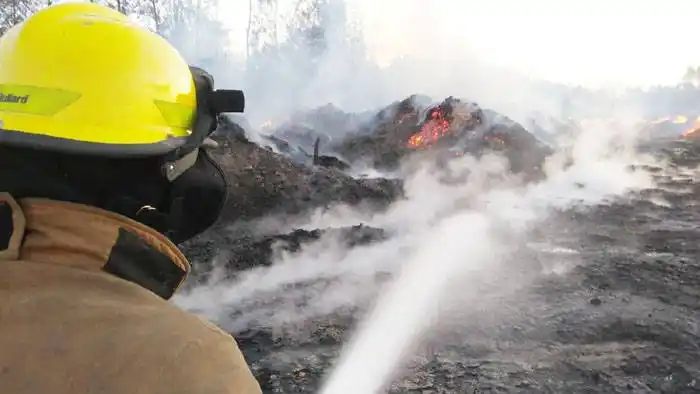 Bomberos trabajaron sin descanso, �Sestamos al máximo⬝