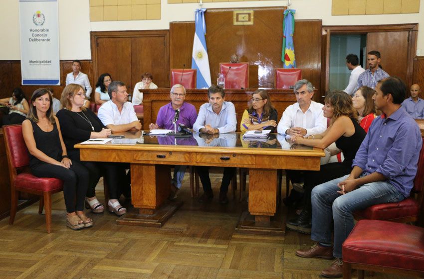 Concejales opositores rechazan la emergencia en el basural