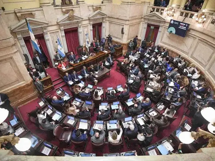 Senadores cobrarán casi $12 millones desde 
agosto y vuelve la polémica por las dietas