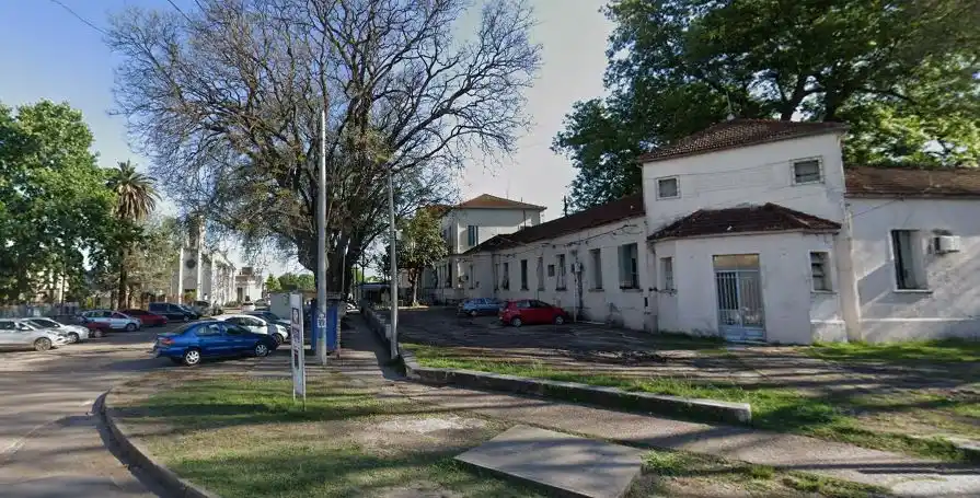 Calles sin adaptar y veredas rotas: el desafío de moverse en la ciudad con discapacidad