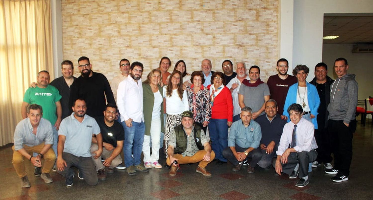 Periodistas festejaron su "Día" en Bomberos y Cruz Roja.