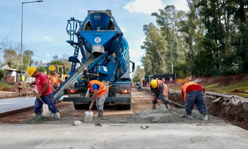 El Municipio avanza con la obra de transformación del ingreso a Manzanares