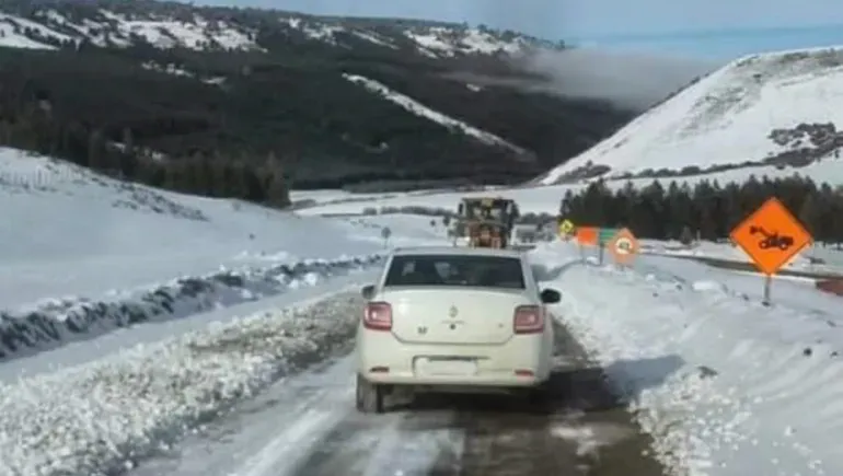 La familia varada en la Ruta 13 es oriunda de Villa Pehuenia.