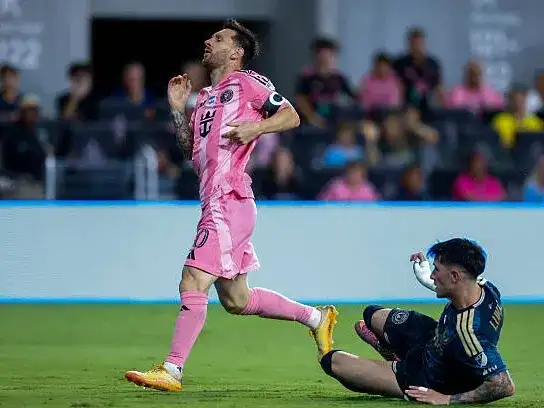 Messi sufrió un sobrecarga y estará diez días inactivo