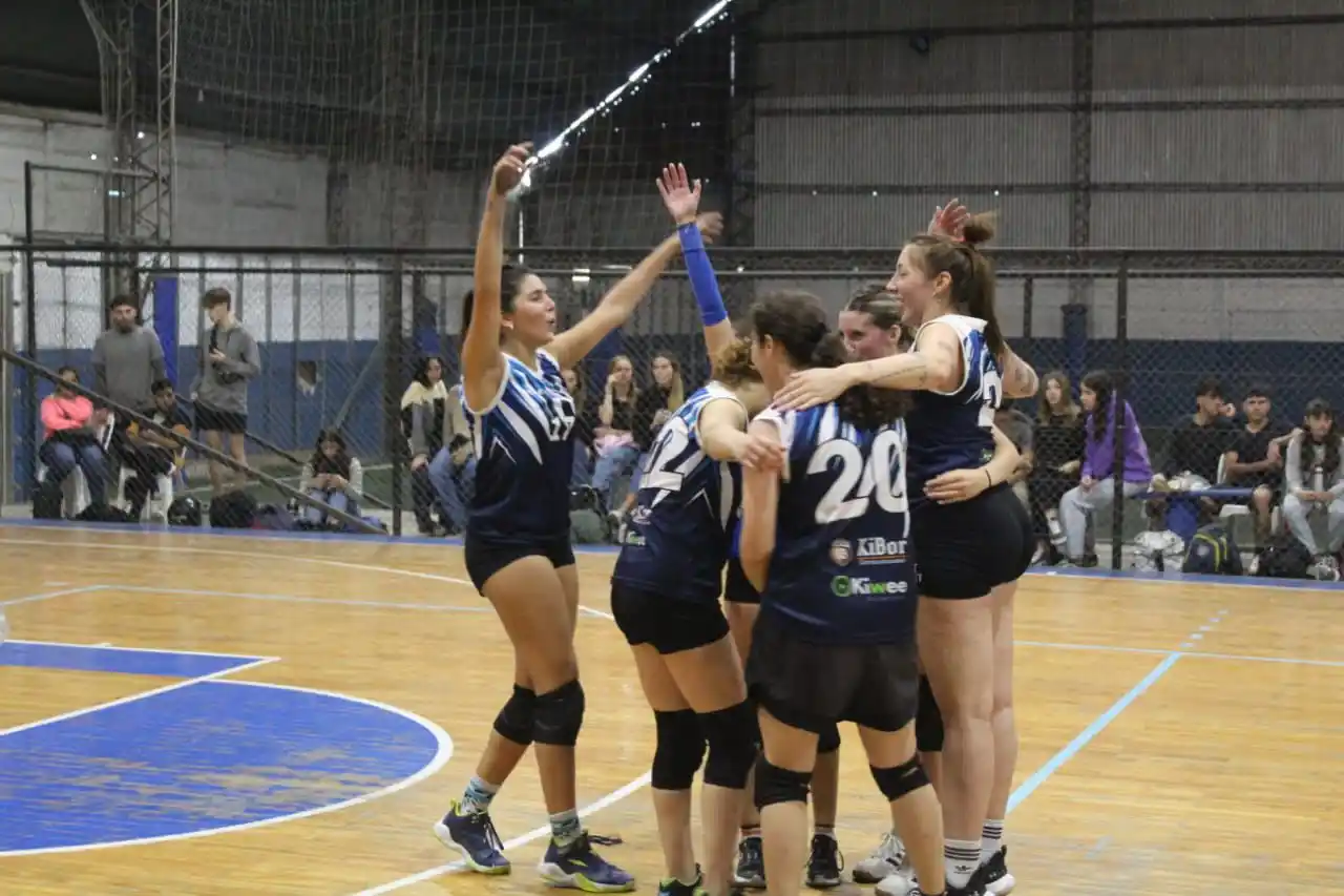 El vóley femenino del club de Pelota Chascomús vuelve a jugar este sábado en el gimnasio Domingo Catalino