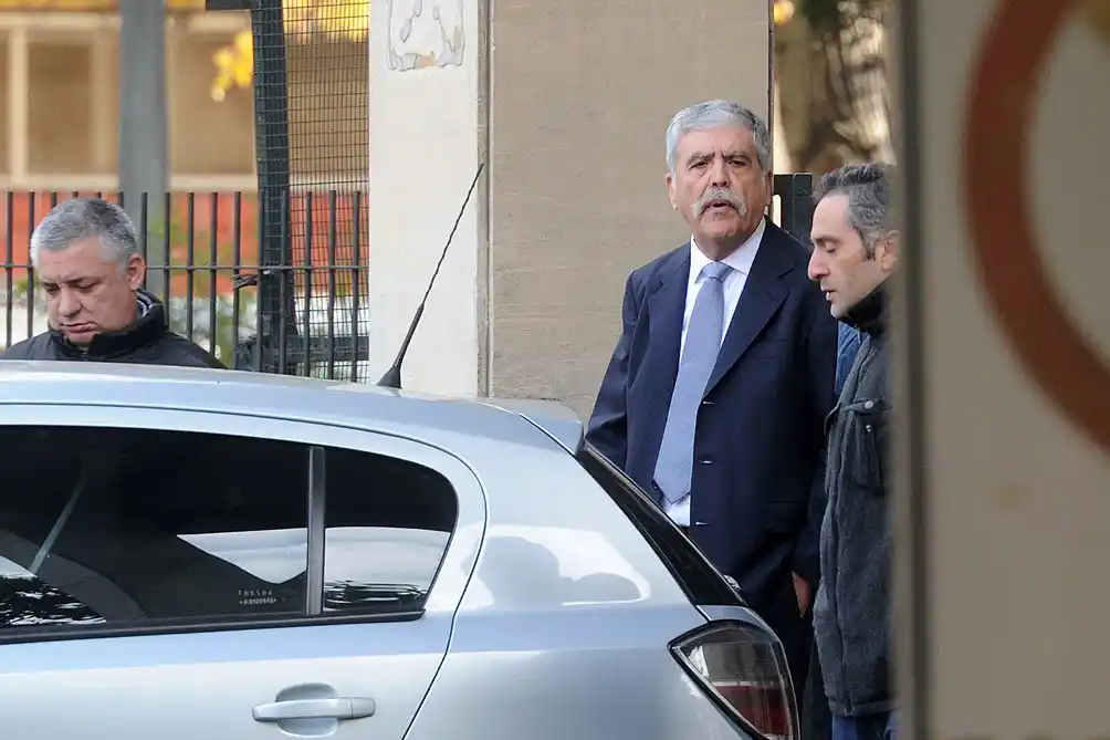 De Vido se entregó en Comodoro Py y fue detenido