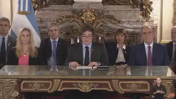 Milei en Conferencia de Prensa: las principales frases y el mensaje para los argentinos tras el anuncio de Caputo