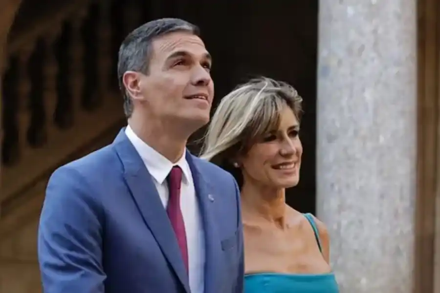 Pedro Sánchez dice que su mujer es "honesta" y confía en que la Justicia archivará su causa
