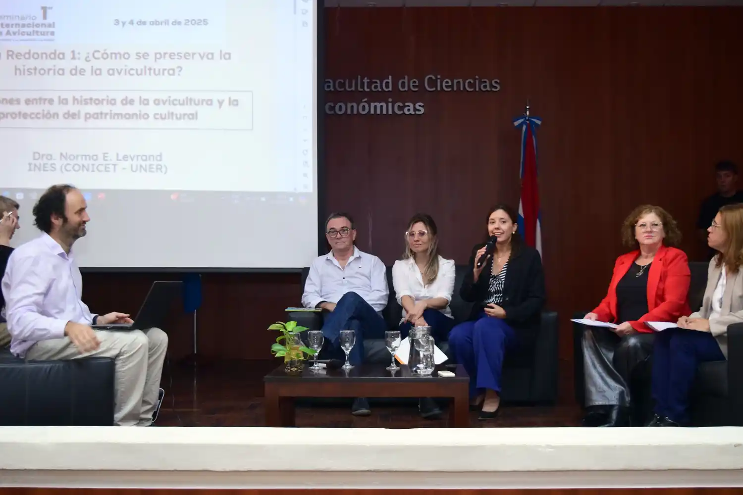 Comenzó en Paraná el primer Seminario Internacional de Avicultura