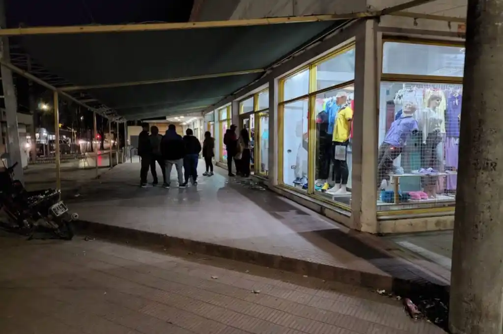 Violentos ataques e intentos de saqueos en Río Cuarto dejaron al menos 17 detenidos