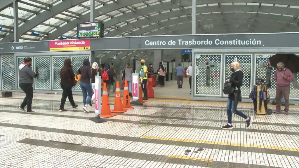 Fuertes controles en trenes, subtes y accesos a la Ciudad