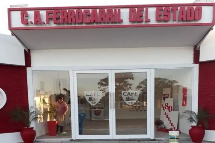 Cena Show de Mujeres a beneficio del Club Ferrocarril del Estado