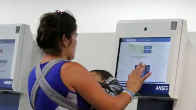 Oficializaron el plus de $ 1.500 para la Asignación Universal por Hijo