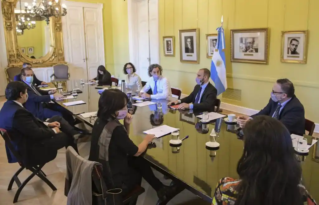 El Gobierno destacó el aumento del salario y la asistencia oficial
