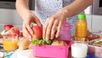 Desde el Colegio de Nutricionistas recomiendan viandas saludables para llevar a la escuela