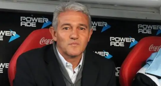 Unión: Los dirigentes se reúnen con Jorge Burruchaga