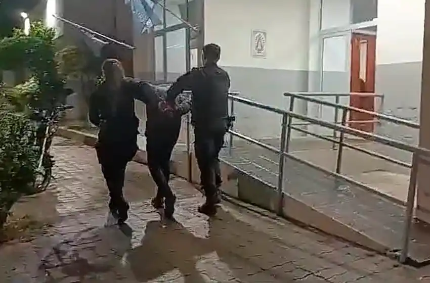 Amenazó a su ex para pedirle dinero