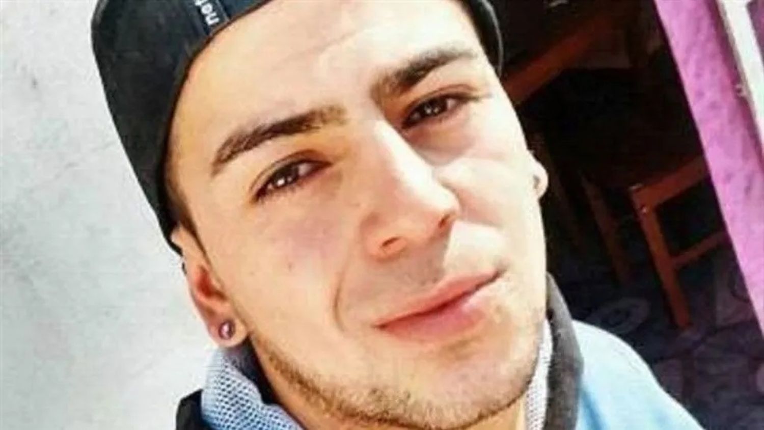 Ascendieron al pibe que consiguió trabajo con un CV escrito a mano