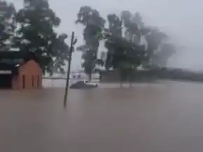 Buenos Aires está bajo alerta roja por tormentas y múltiples partidos enfrentan situaciones críticas