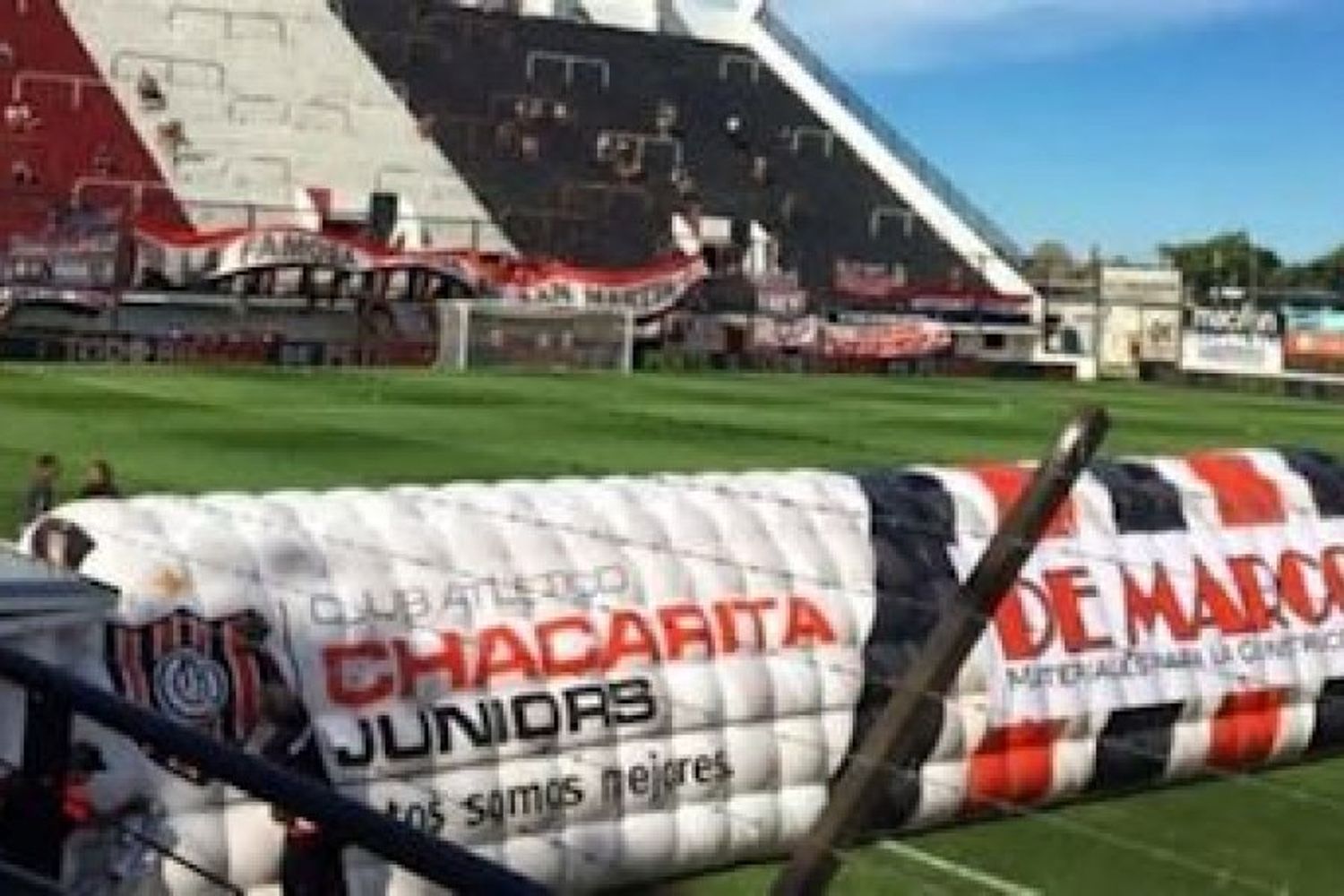 Clausurarán el estadio de Chacarita tras la pelea barra que terminó con un hincha muerto