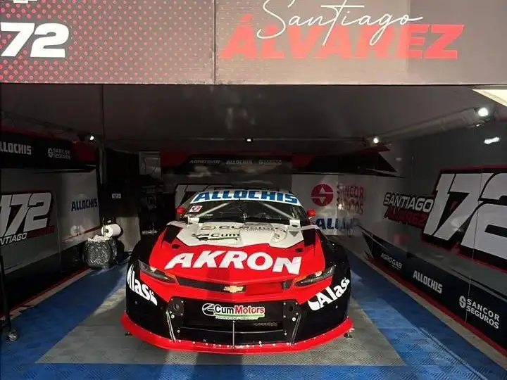 El Camaro de Alvarez, desarrollado por el UR Racing.