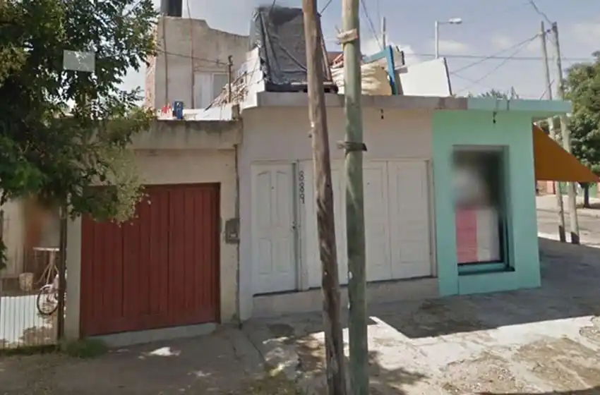 Vio a su marido intentando abusar de su hija y lo asesinó de 185 puñaladas