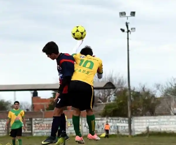 Empataron los líderes y La Vencedora da pelea en el ascenso
