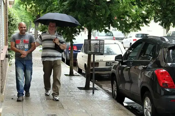 Continuarán los chaparrones y la tormenta durante la tarde y noche  