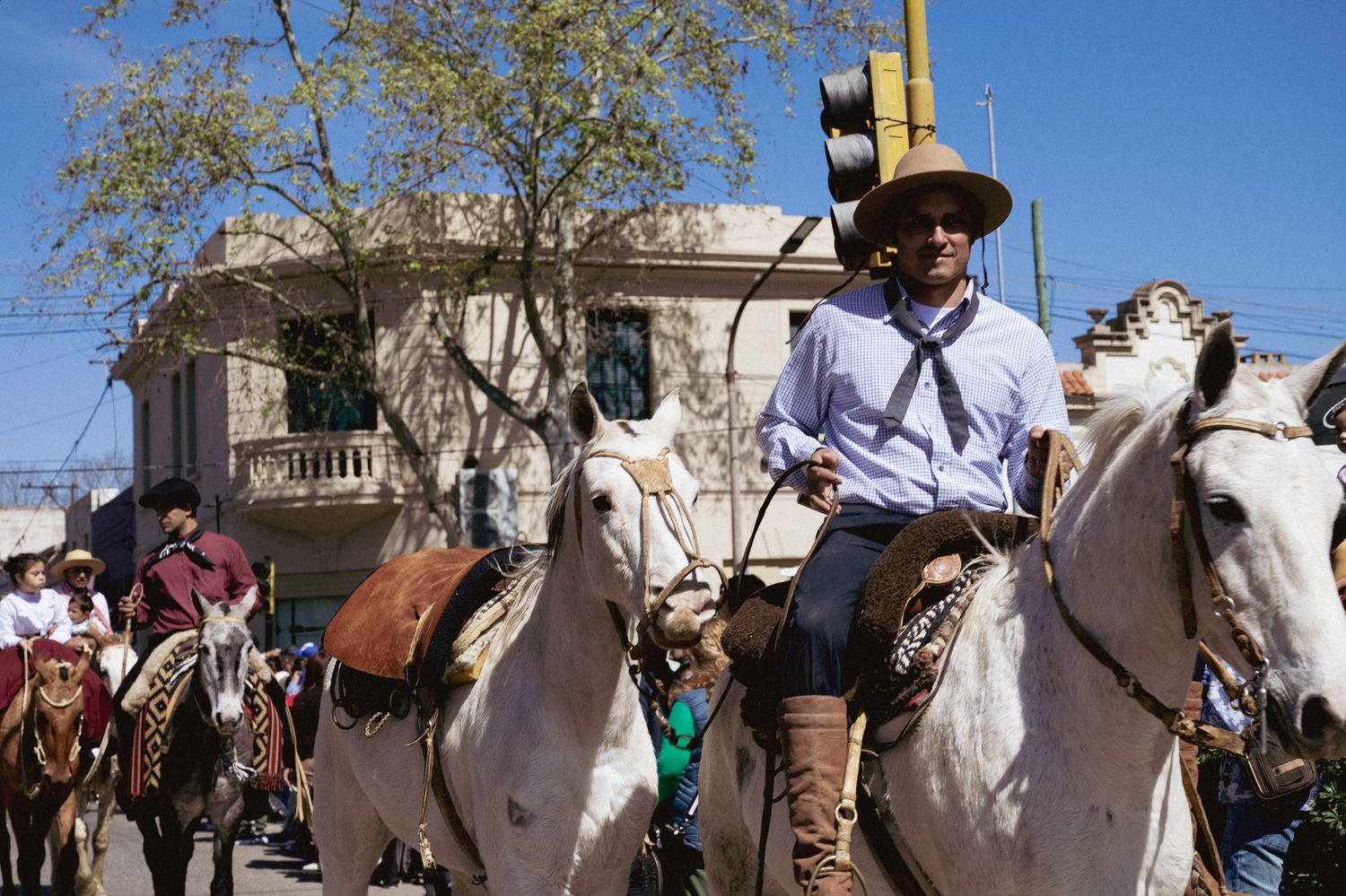El alma del desfile: Joaquín, el caballo de Beto Marigliano, no estuvo solo
