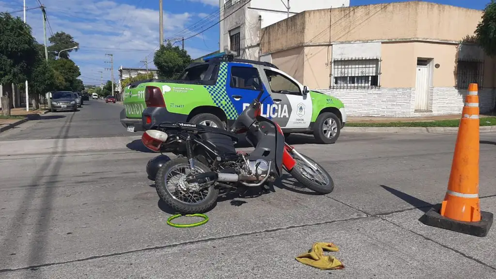 Un joven fue trasladado al Hospital tras accidentarse en Lisandro de La Torre y Kramer