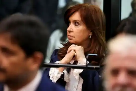 La defensa de Cristina Kirchner aceptó el envío de la causa cuadernos a juicio oral