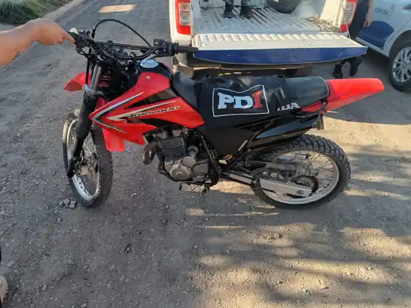 Tras largas investigaciones, recuperaron una Honda Tornado que robó un "pibe" de 17 años en la región