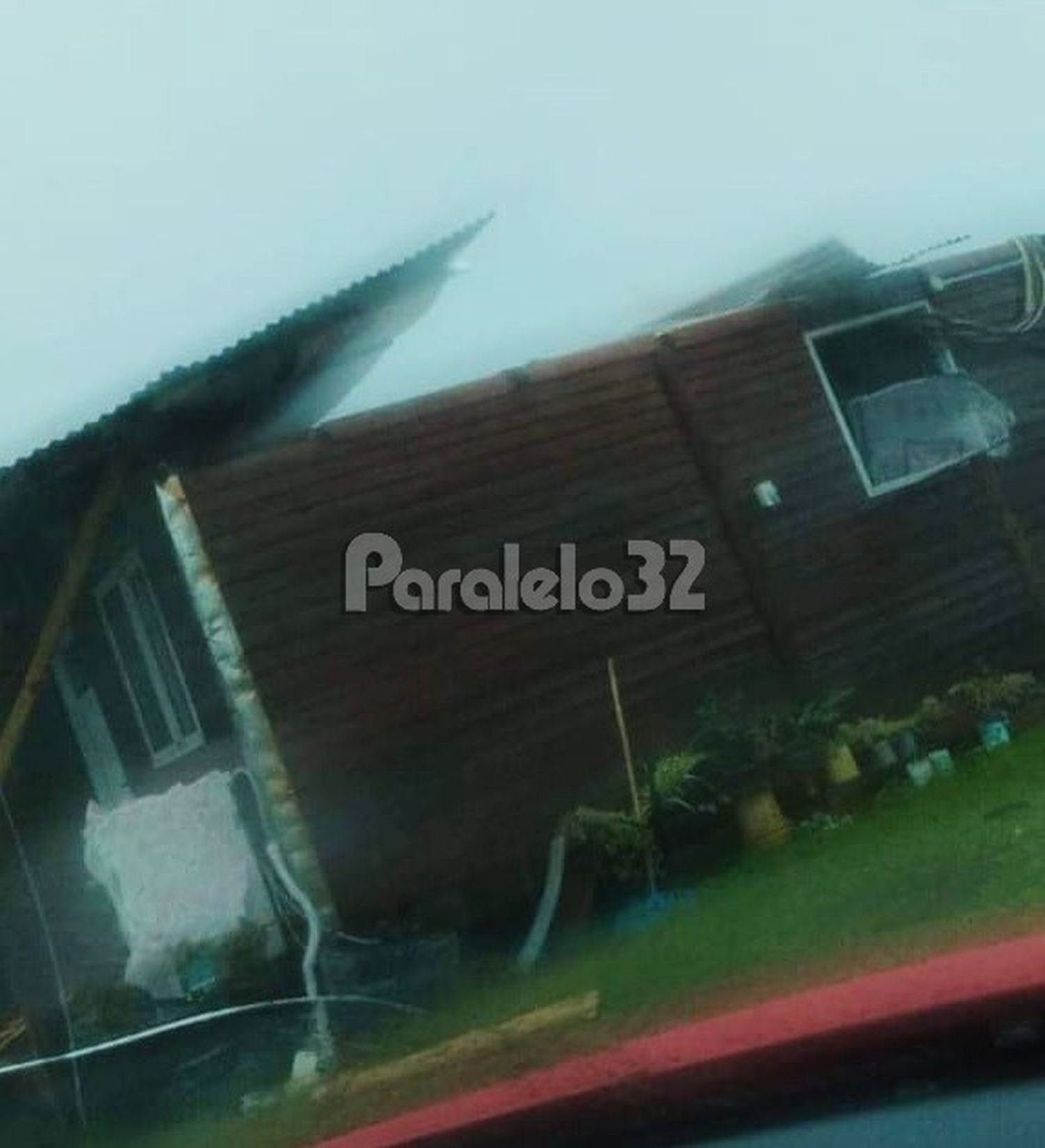 Fuerte tormenta de lluvia y viento se desató en la provincia