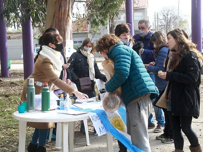Por la presencialidad. Más de 1.000 firmas