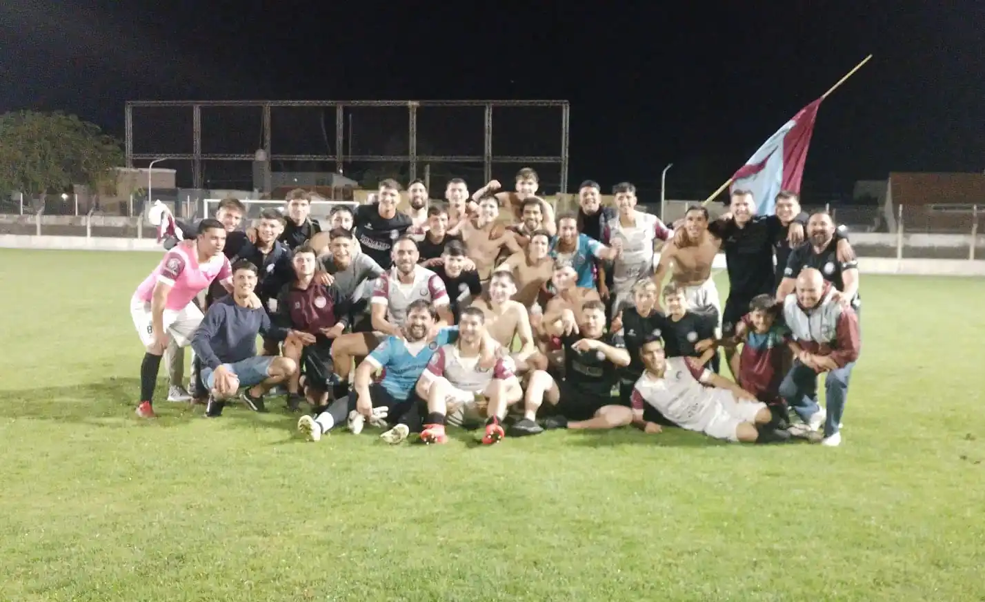 FOTO ANAHÍ HAEDO Deportivo Tandil festejó en el San Martín.