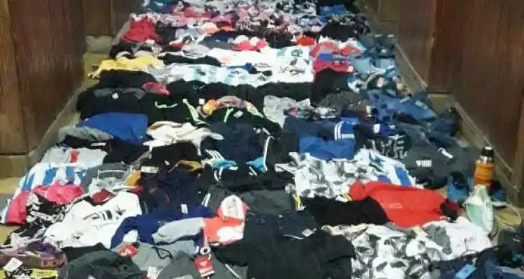 Tres detenidos tras robar más de 300 prendas en una tienda