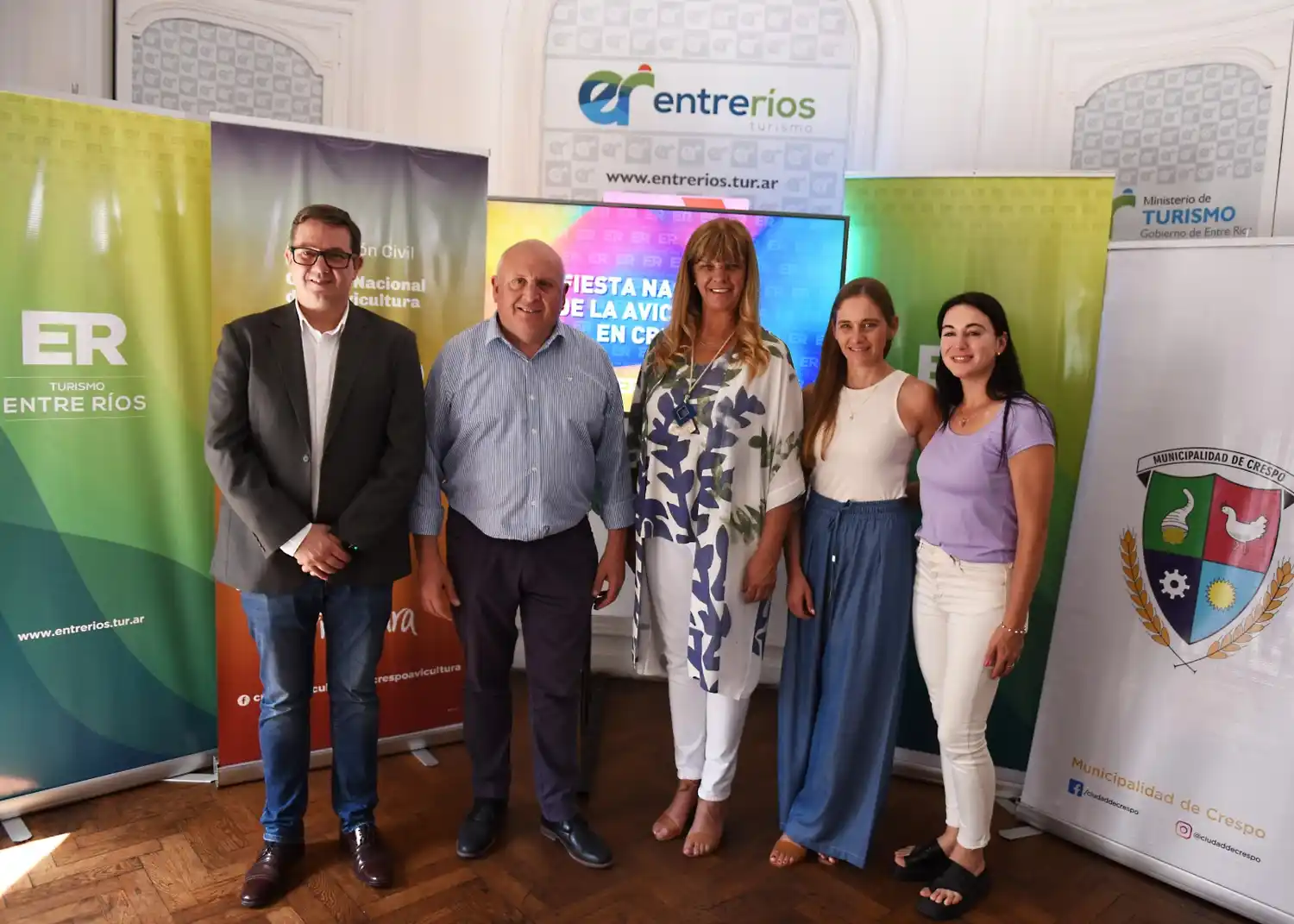 Crespo impulsa la FNA 2024 con una fuerte apuesta a la avicultura y el turismo regional