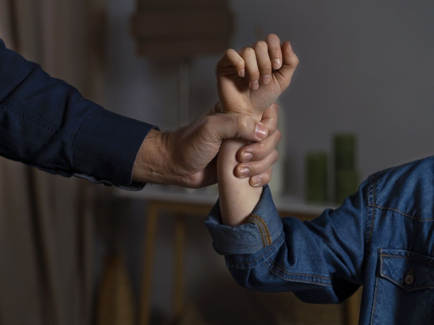 Cuatro años y seis meses de prisión para un hombre acusado de hechos de violencia de género y lesiones calificadas