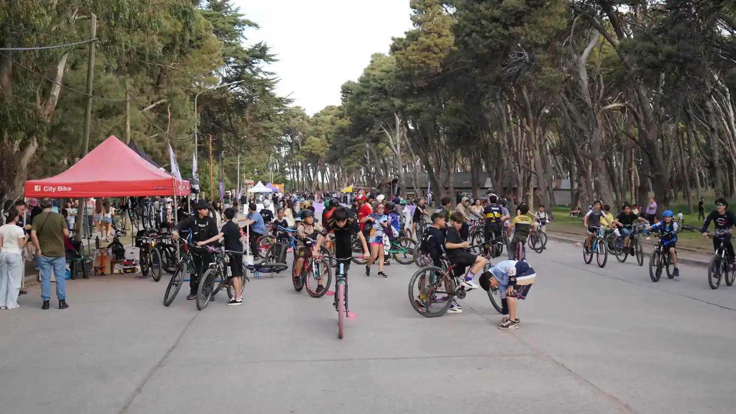 Con una máxima de 27º, se festejó la primavera en Necochea