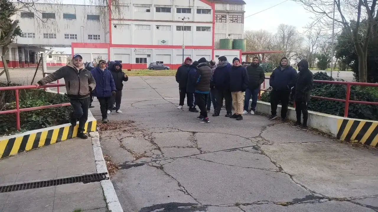 Conflicto en Sadowa: "Las medidas continuarán hasta que se haga efectivo el pago"