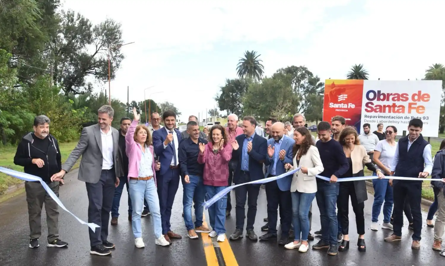 Pullaro encabezó el corte de cintas para dejar inaugurada la repavimentación de la ruta 93.