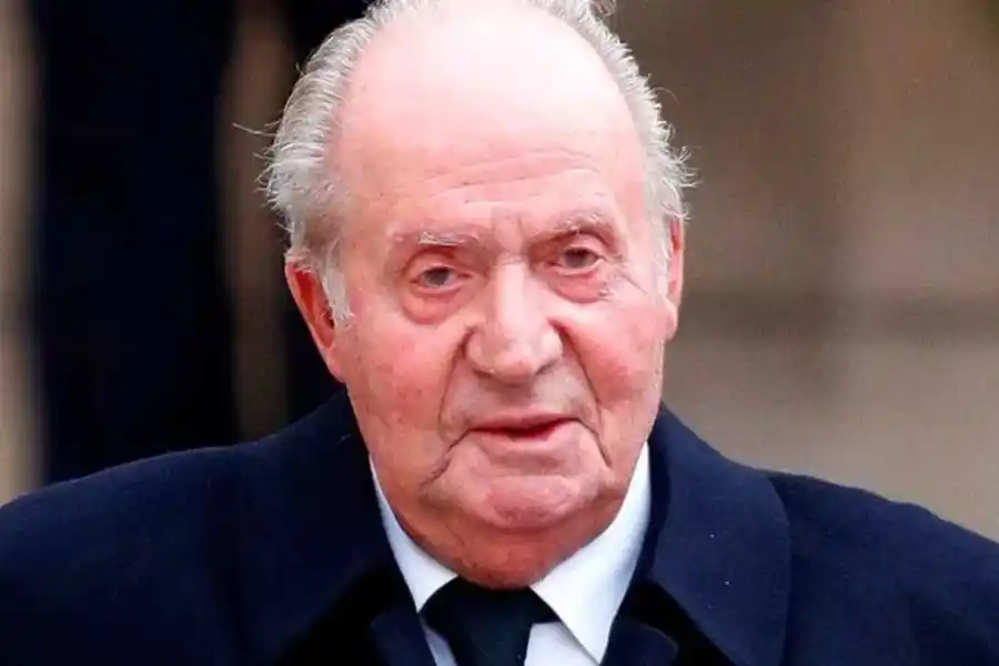 Polémica en España: filtraron fotos del Rey Juan Carlos a los besos con Bárbara Rey