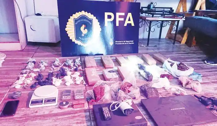 La Policía Federal halló un freezer cargado de marihuana, en una vivienda