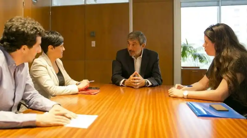 El gobierno aumentó las becas para investigadores del Conicet