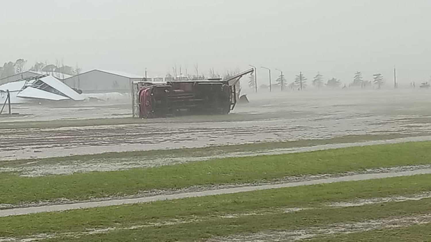 VIDEO | Temporal devastador en el sur de Córdoba: ráfagas de hasta 145 km/h y granizo causaron destrozos